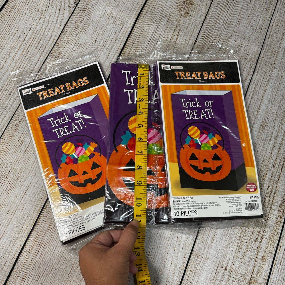 Lot of New/Unused Halloween Goodie Candy Bags and Gel Clings - Picture 3 of 11